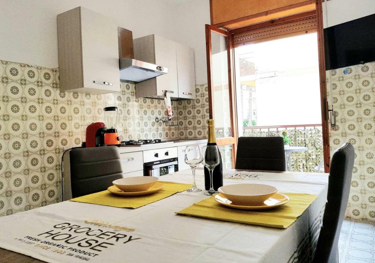 Family Apartment On The Beach Алгеро Екстериор снимка