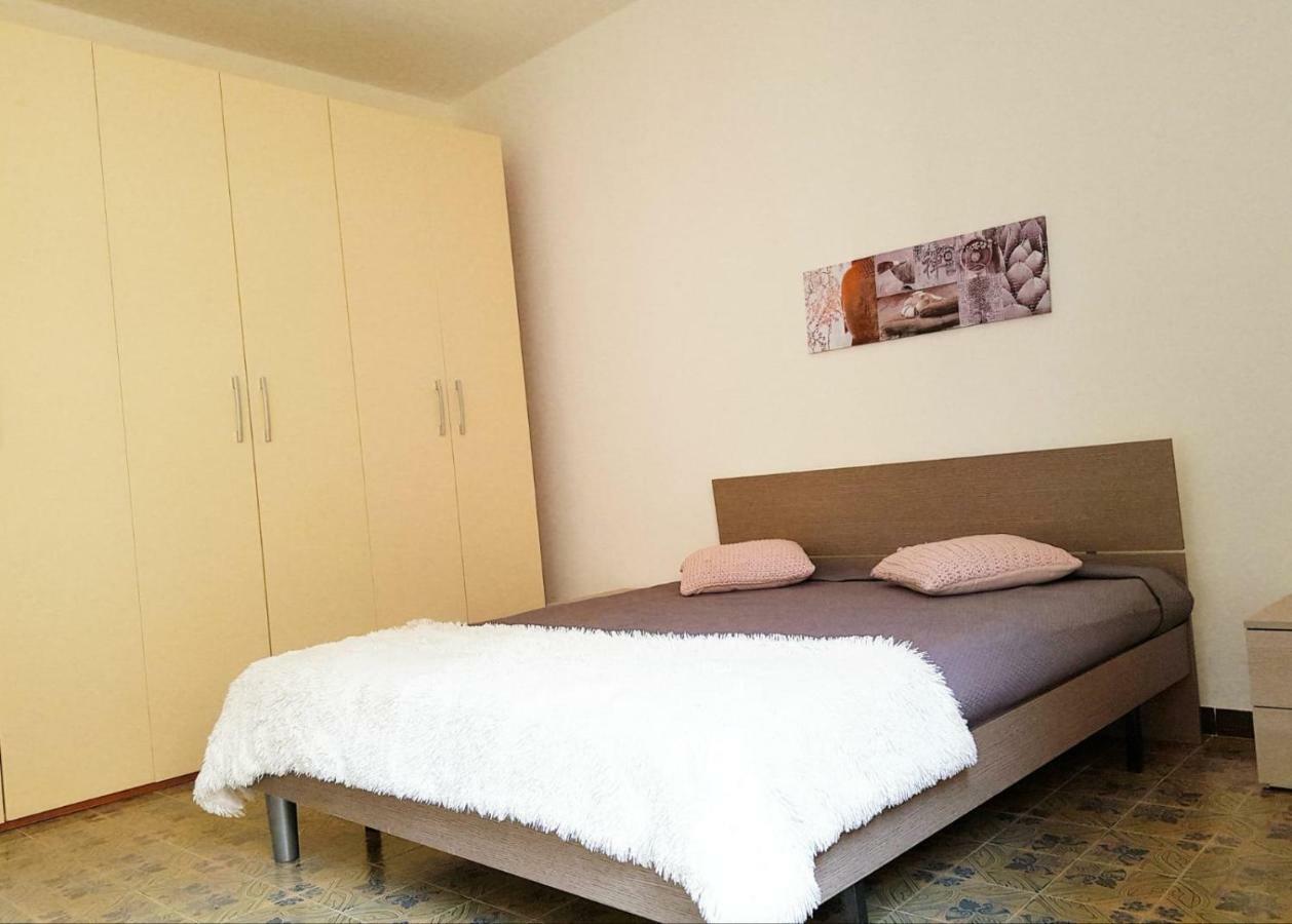 Family Apartment On The Beach Алгеро Екстериор снимка