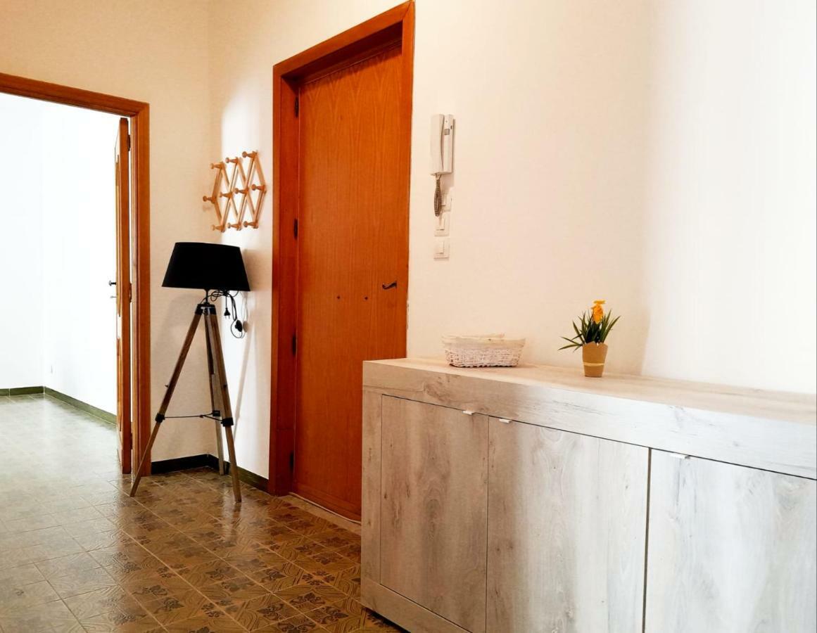 Family Apartment On The Beach Алгеро Екстериор снимка