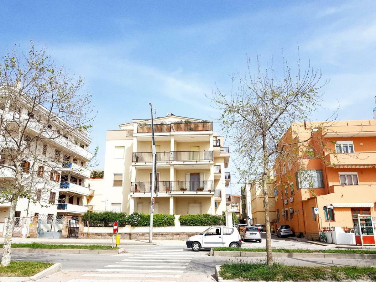 Family Apartment On The Beach Алгеро Екстериор снимка